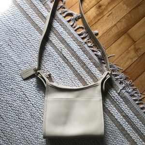Vintage Coach offwhite leather bag